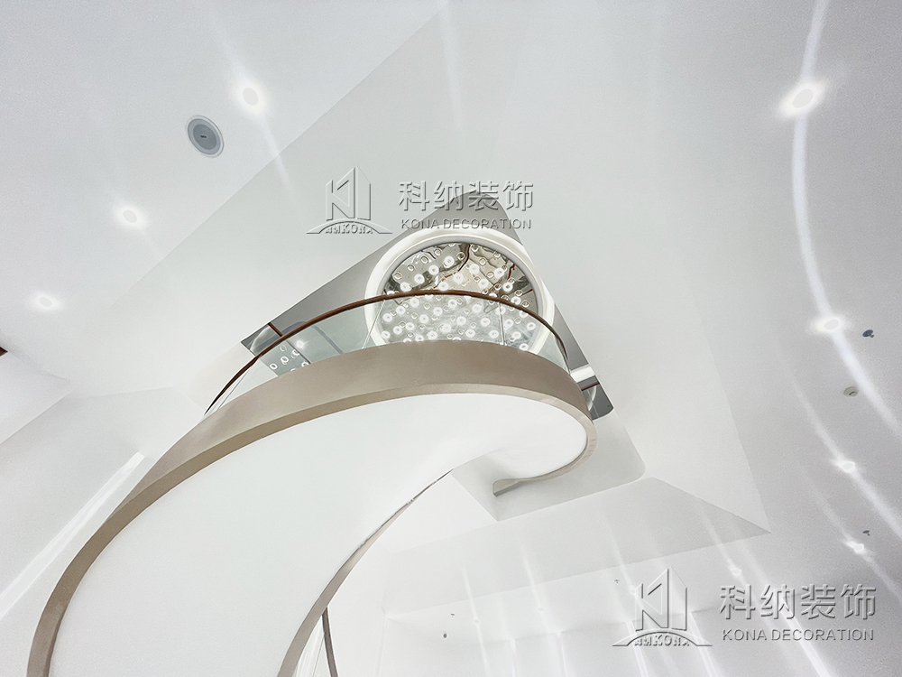 旋轉(zhuǎn)樓梯.jpg